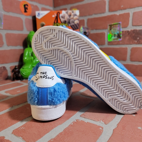 The Simpsons X Adidas Superstar Marge Simpson - Picture 6 of 9